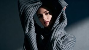 Amanda S.’s $10 Sweater Hack: Stylist Secret!