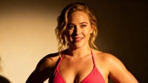 Amy Schumer Owns Her Body: Bikini Self-Love!