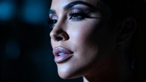 Khloé: “I’m Vain!” Her Frozen Youth Obsession