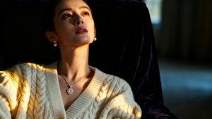 The $35 Secret to Rich Mom Style