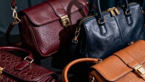 Want Jen Aniston’s Bag? Steal Her Look For $25!