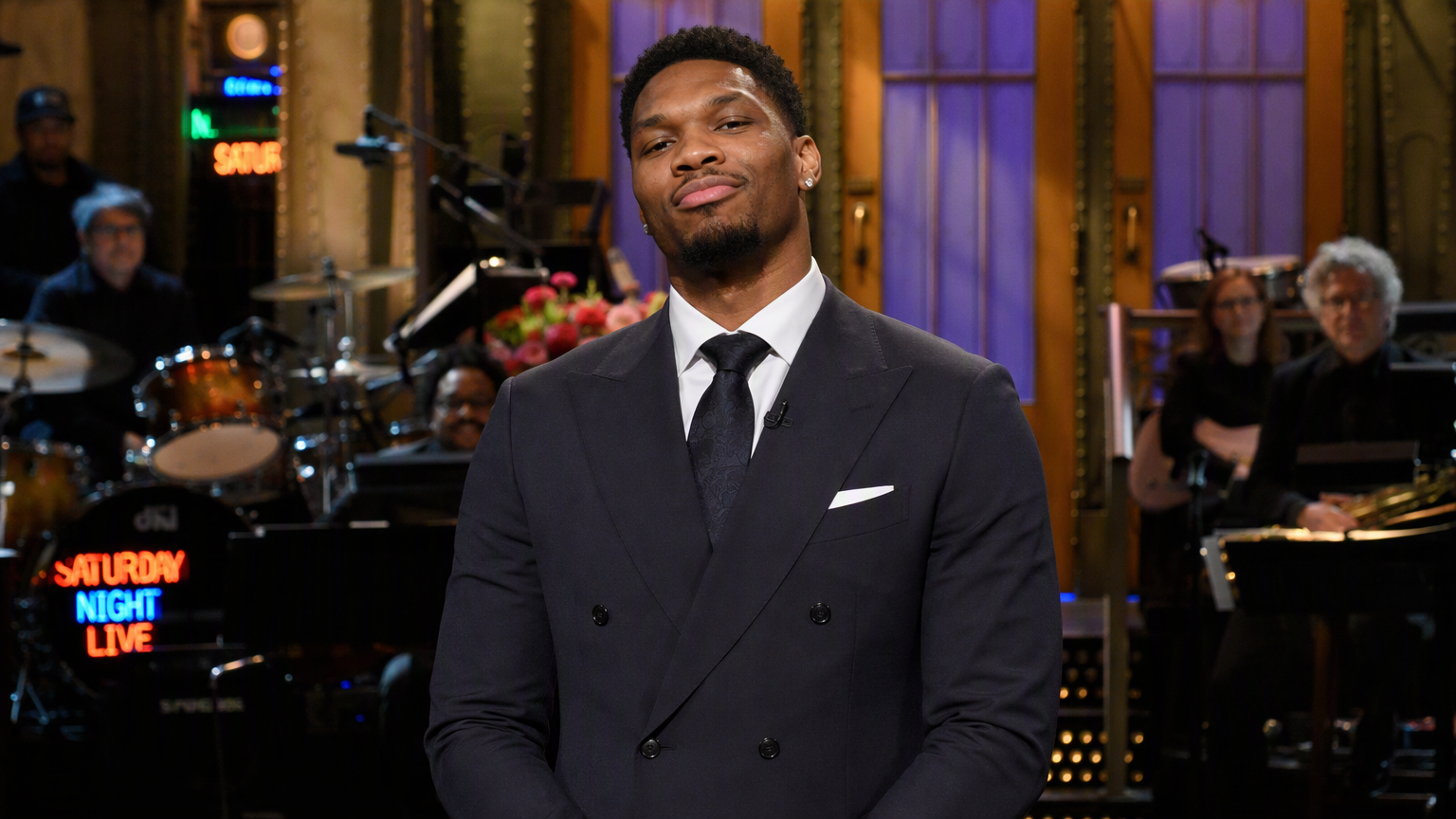 Knicks Storm SNL: KAT's Foul-Play Joke Steals the Show
