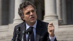 Do Not Cave”: Ruffalo’s Battle to Block a Media Megamerger