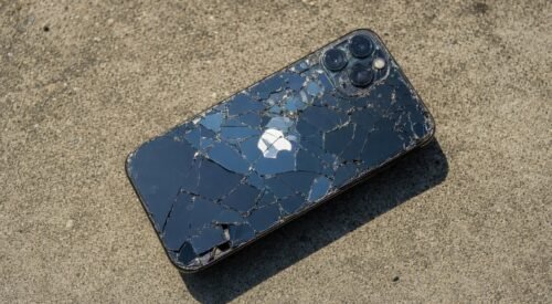 So Apple just admitted that some iPhone 18 Pro Max units - you know, the ones that cost more than a used Honda Civic - are straight-up bricking themselves. And here's the kicker: if your phone's already dead, tough luck. You need a whole new device.