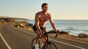At 51, Ryan Seacrest’s Abs Break the Internet