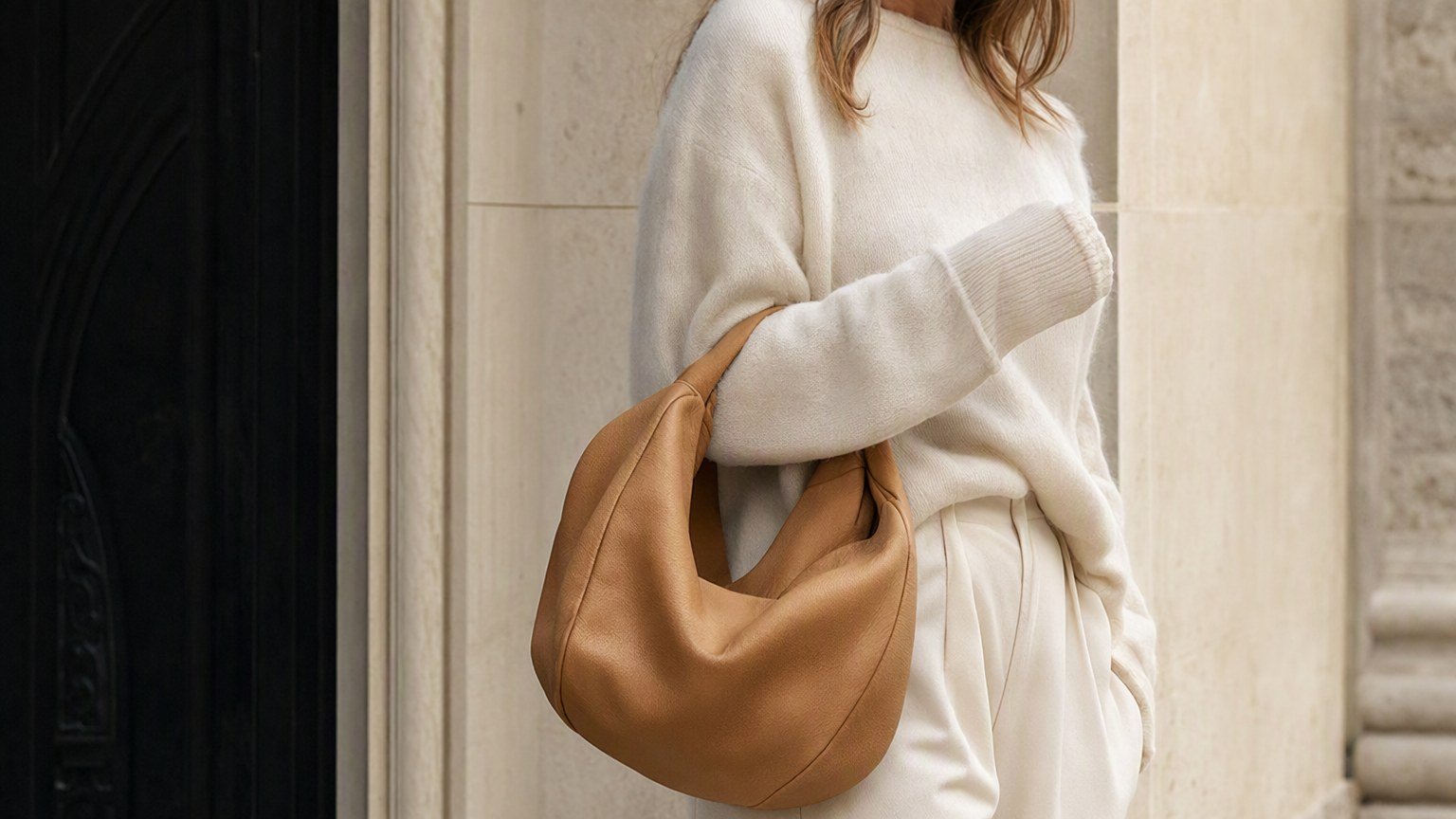Jennifer Lawrence's $5,300 Bag Secret - Yours for $40
