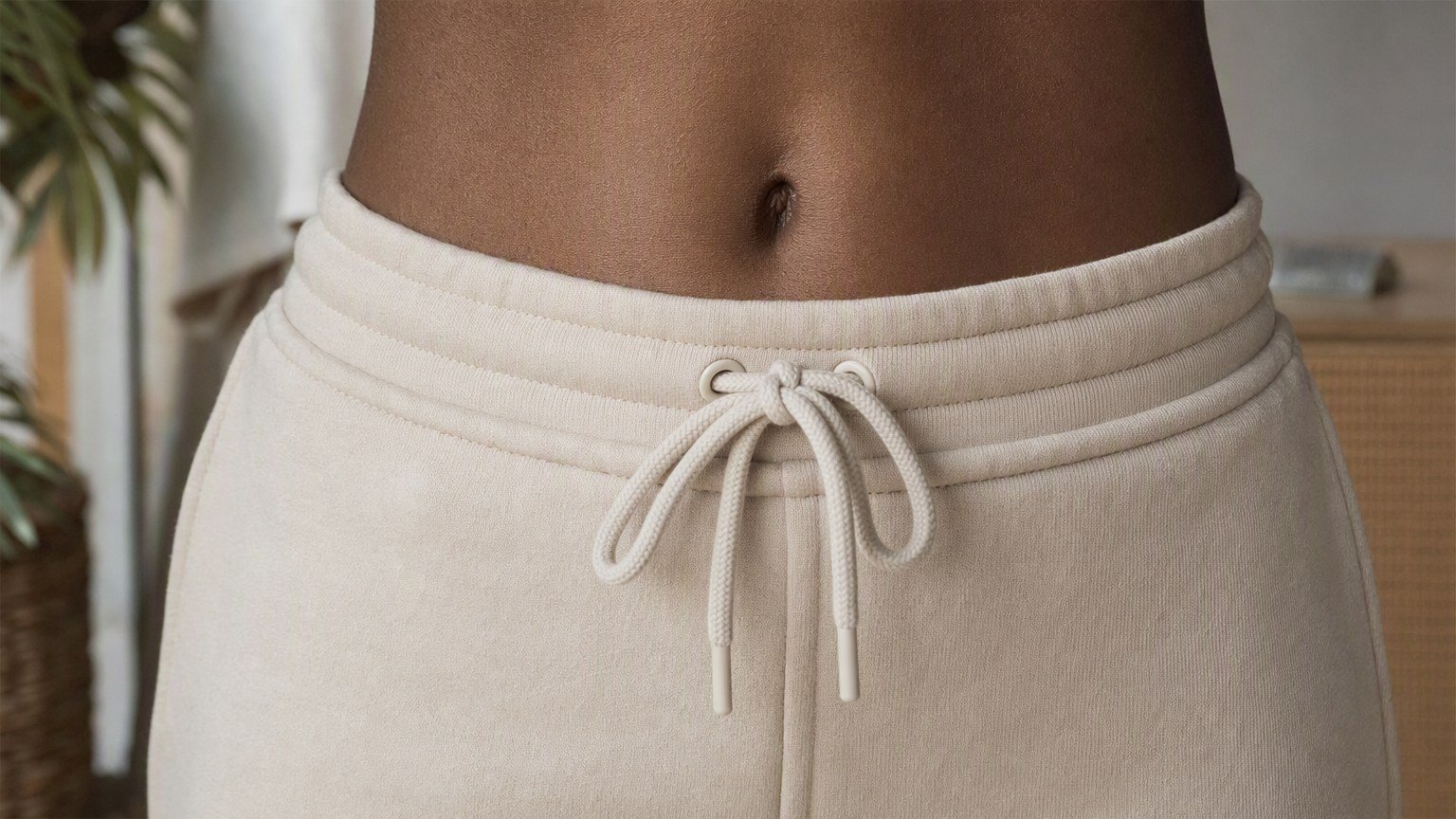 The $8 Joggers That Finally Flatter Mom Tummies