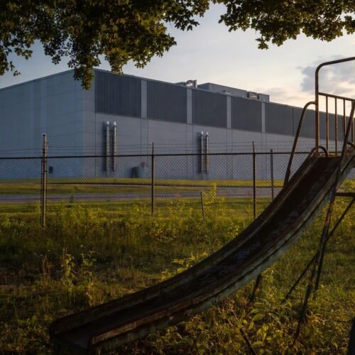 Here's a story that should make every Texas landowner nervous: a 14-word promise, written into a deed in 1999, apparently just... vanished. Not stolen, not forged, just dropped somewhere along the chain of paperwork over 25 years. And now a 58-year-o
